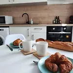 Pause Entre Cite Et Bastide *clim *wifi *smart Tv Lägenhet