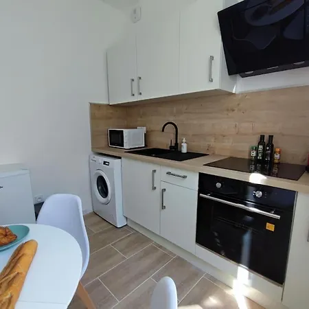 Pause entre cité et bastide *Clim *Wifi *Smart Tv Apartamento *