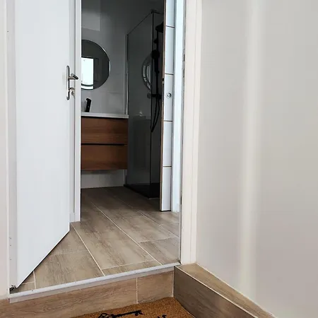 Pause Entre Cite Et Bastide *clim *wifi *smart Tv Διαμέρισμα