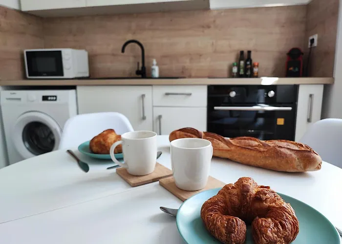 Pause Entre Cite Et Bastide *clim *wifi *smart Tv Appartement *